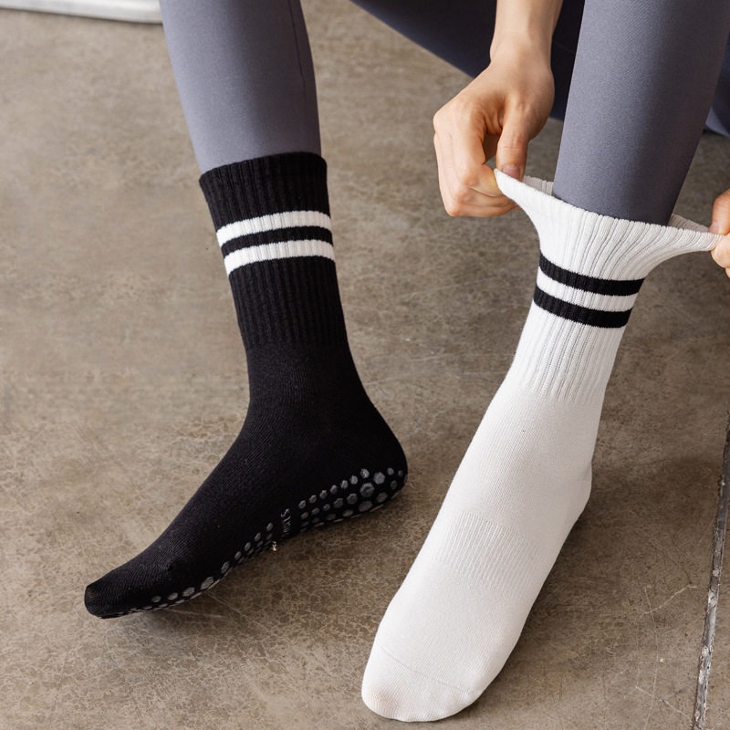 Women Non Slip Yoga Socks, Gri - No Show Sock Women のレビューと価格