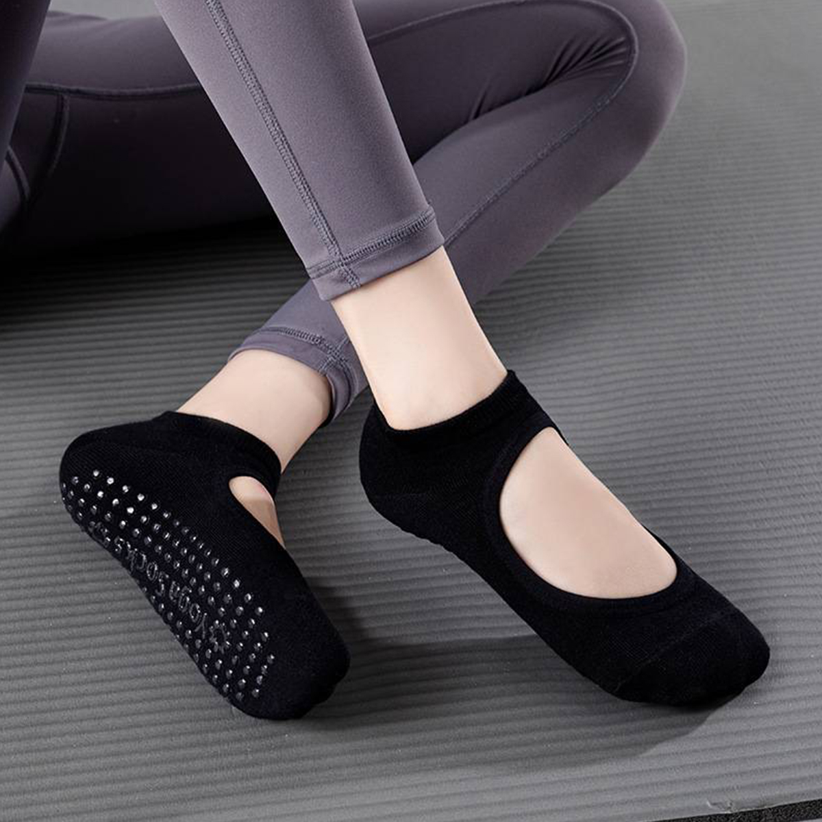 Non-Slip Yoga Socks for Women  - Grip Sock Yoga のレビューと価格