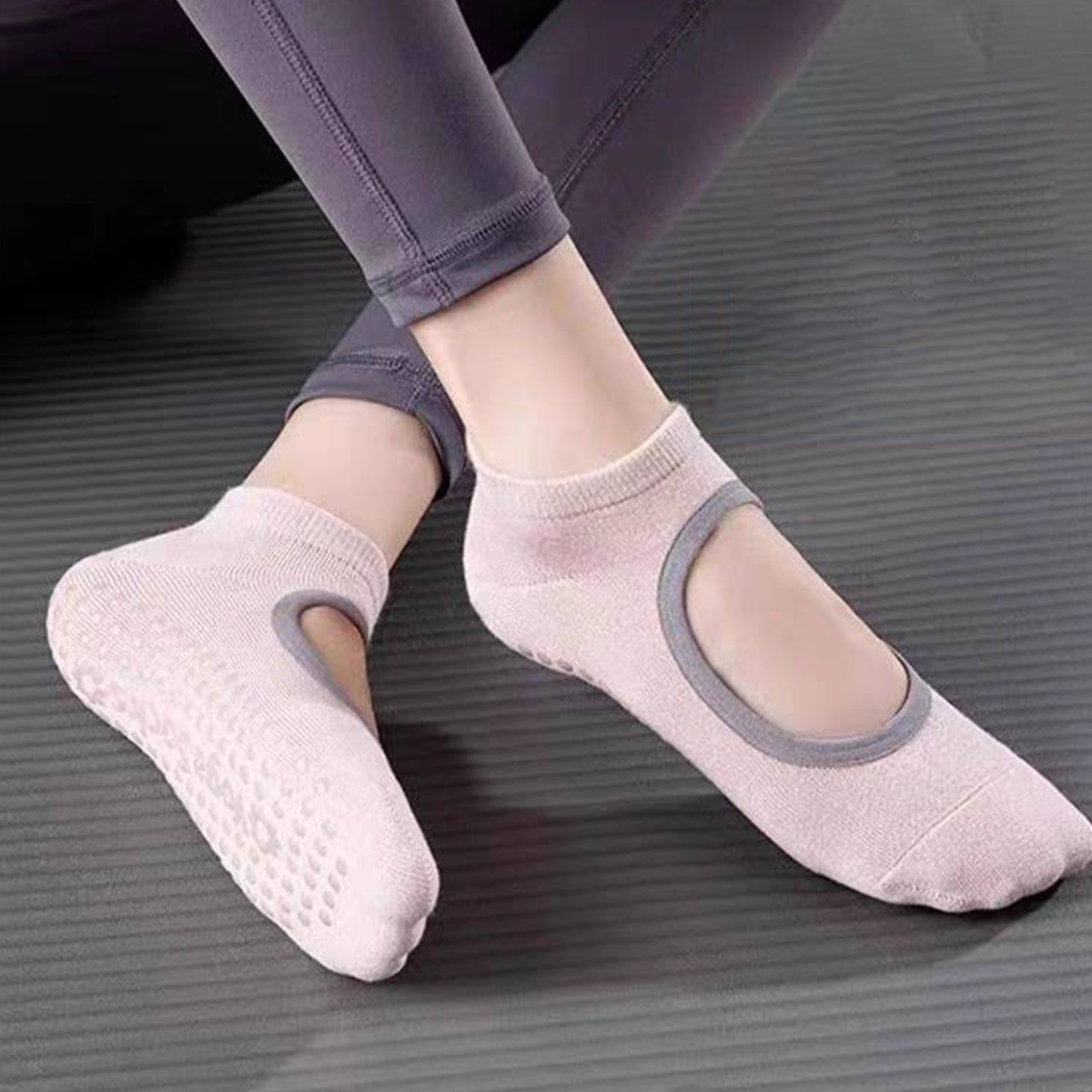 Non-Slip Yoga Socks for Women  - Grip Sock Yoga のレビューと価格