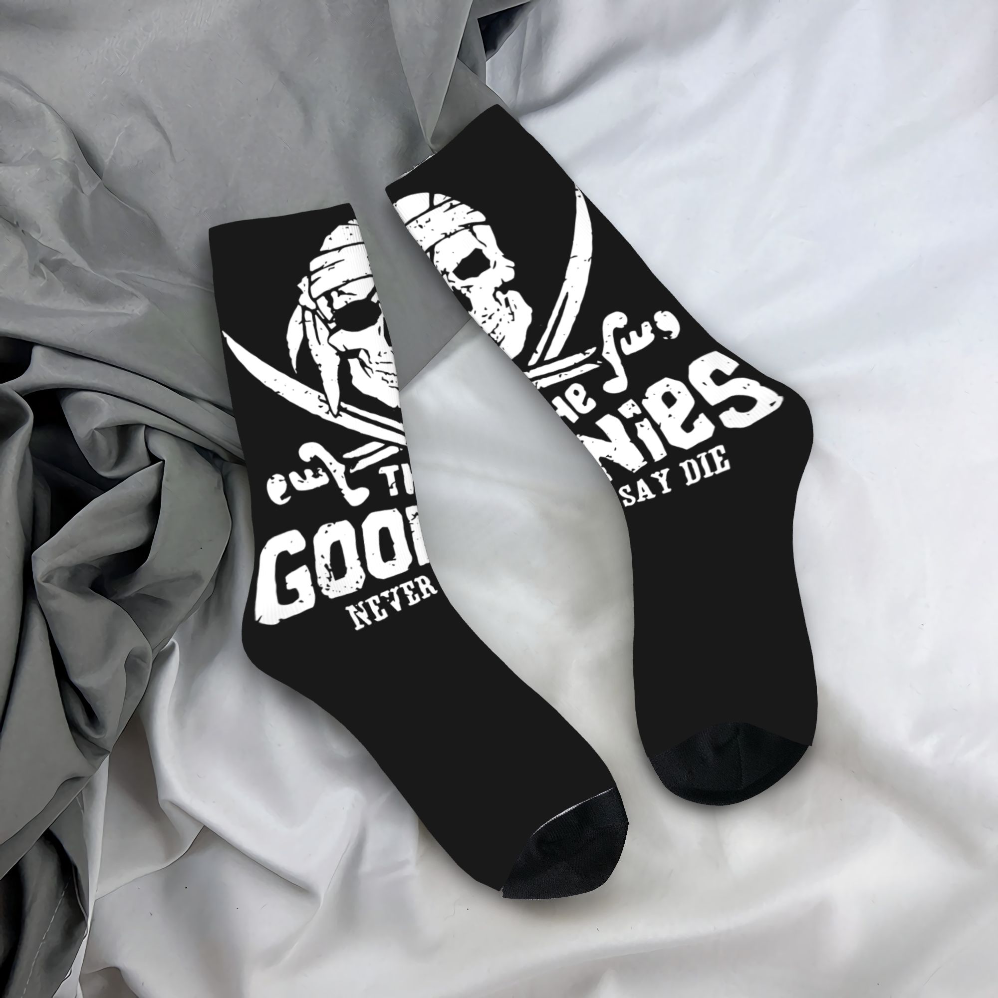 Custom Novelty Men's The Gooni - Dress Sock Men のレビューと価格