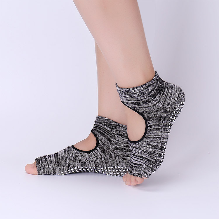 Non-Slip Yoga Socks with Grips - Grip Sock Yoga のレビューと価格