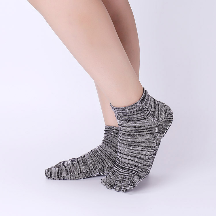 Non-Slip Yoga Socks with Grips - Grip Sock Yoga のレビューと価格